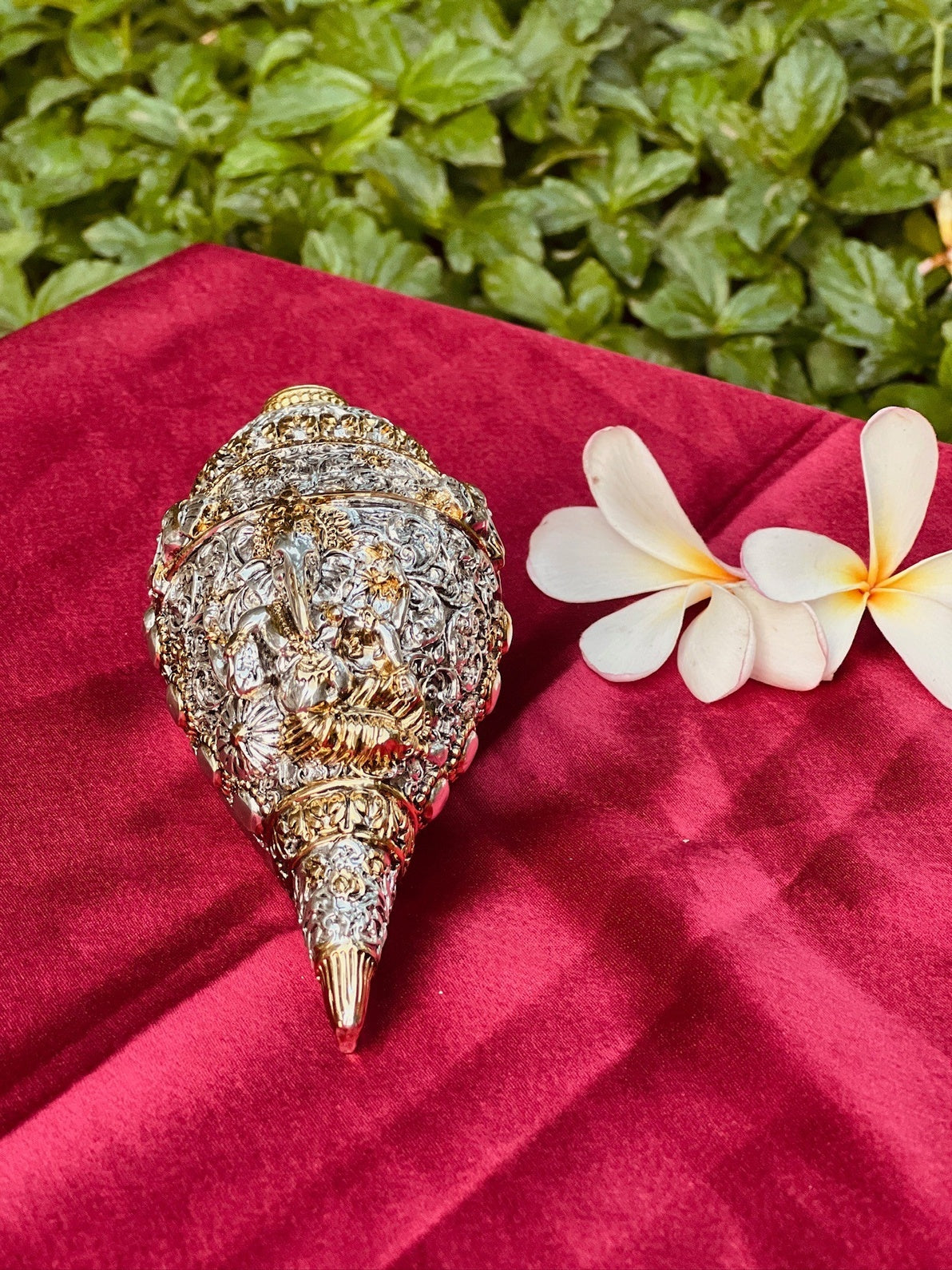 Luxurious Silver & Gold Plated Shankh- Lord Ganesha