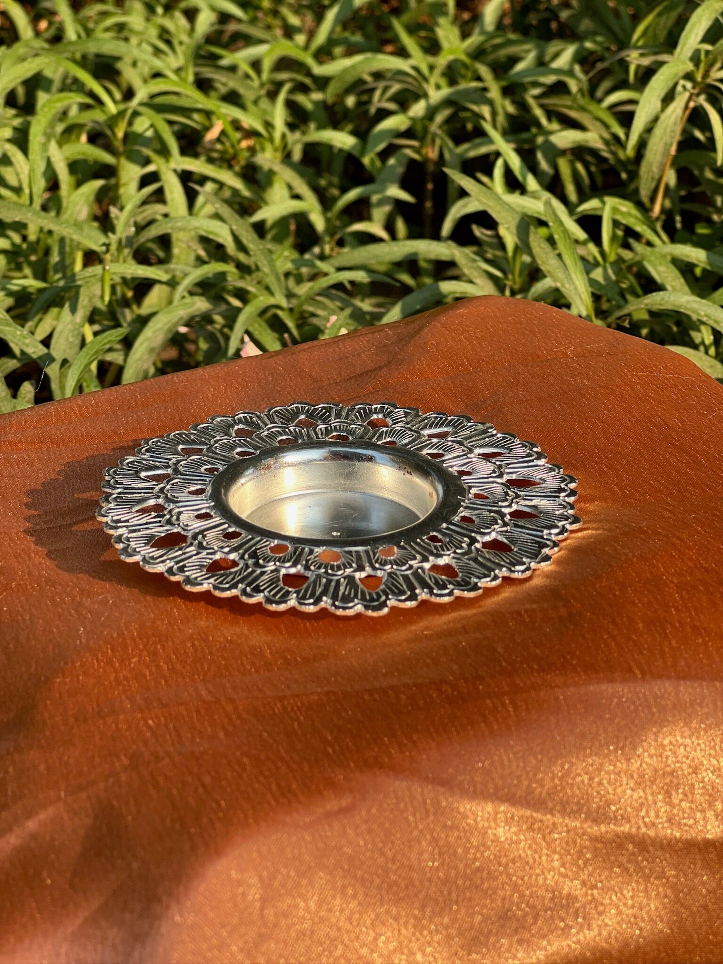 Hand Crafted Round Silver Plated Stylish Diya/Candle Stand