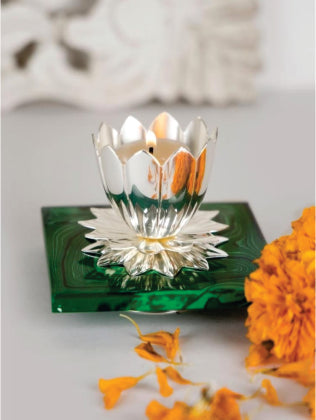 Traditional Showpieces