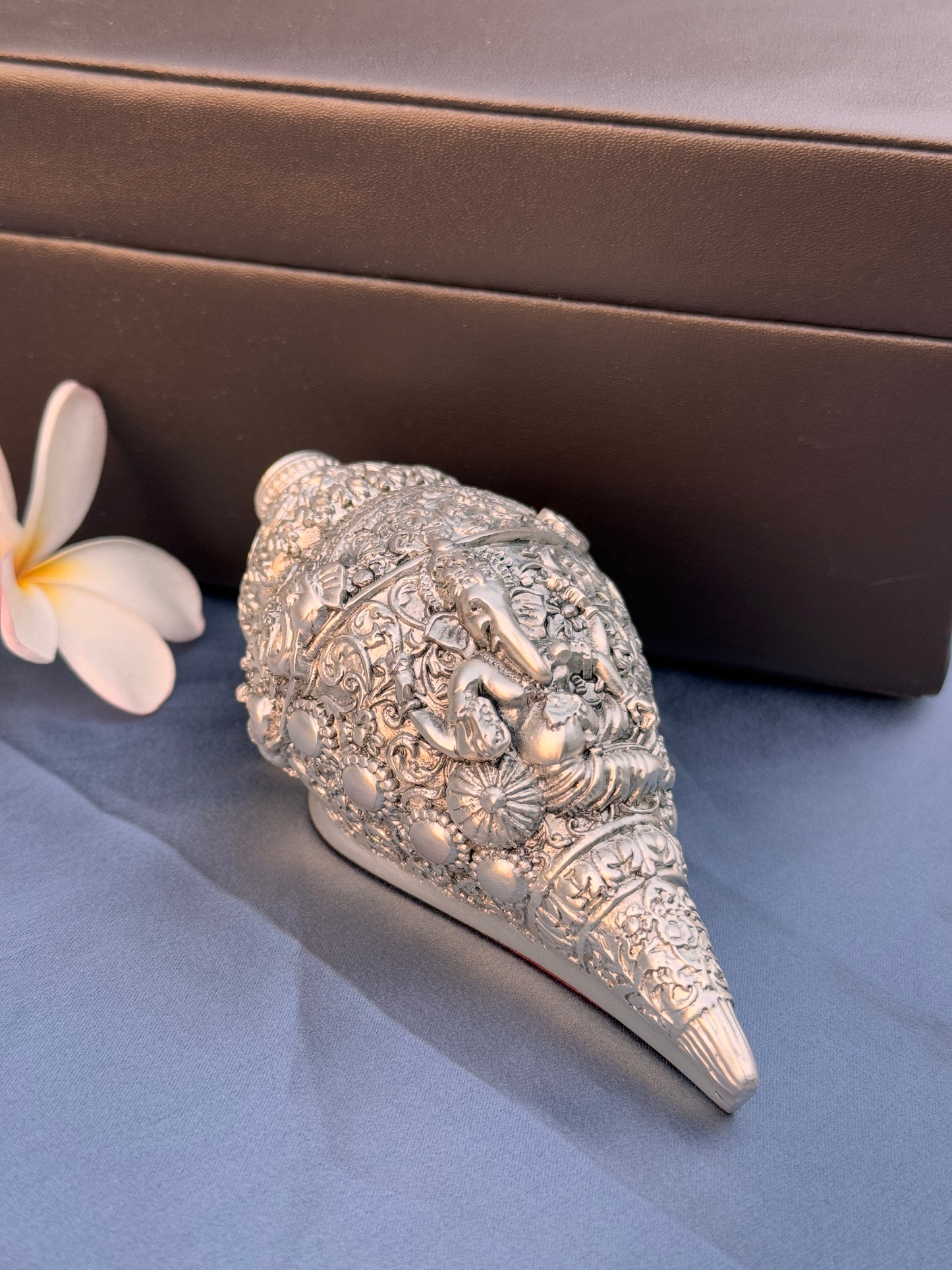 Luxurious Silver Plated Shankh- Lord Ganesha