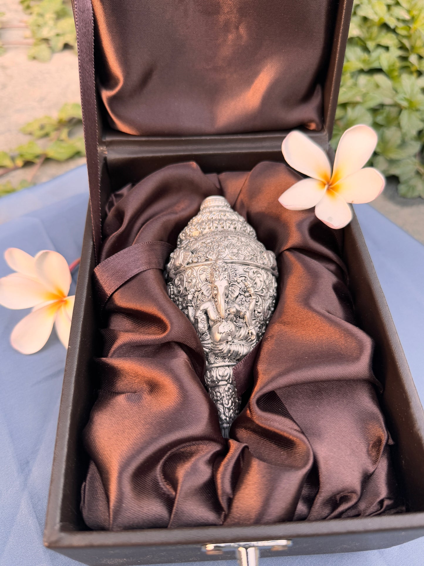 Luxurious Silver Plated Shankh- Lord Ganesha