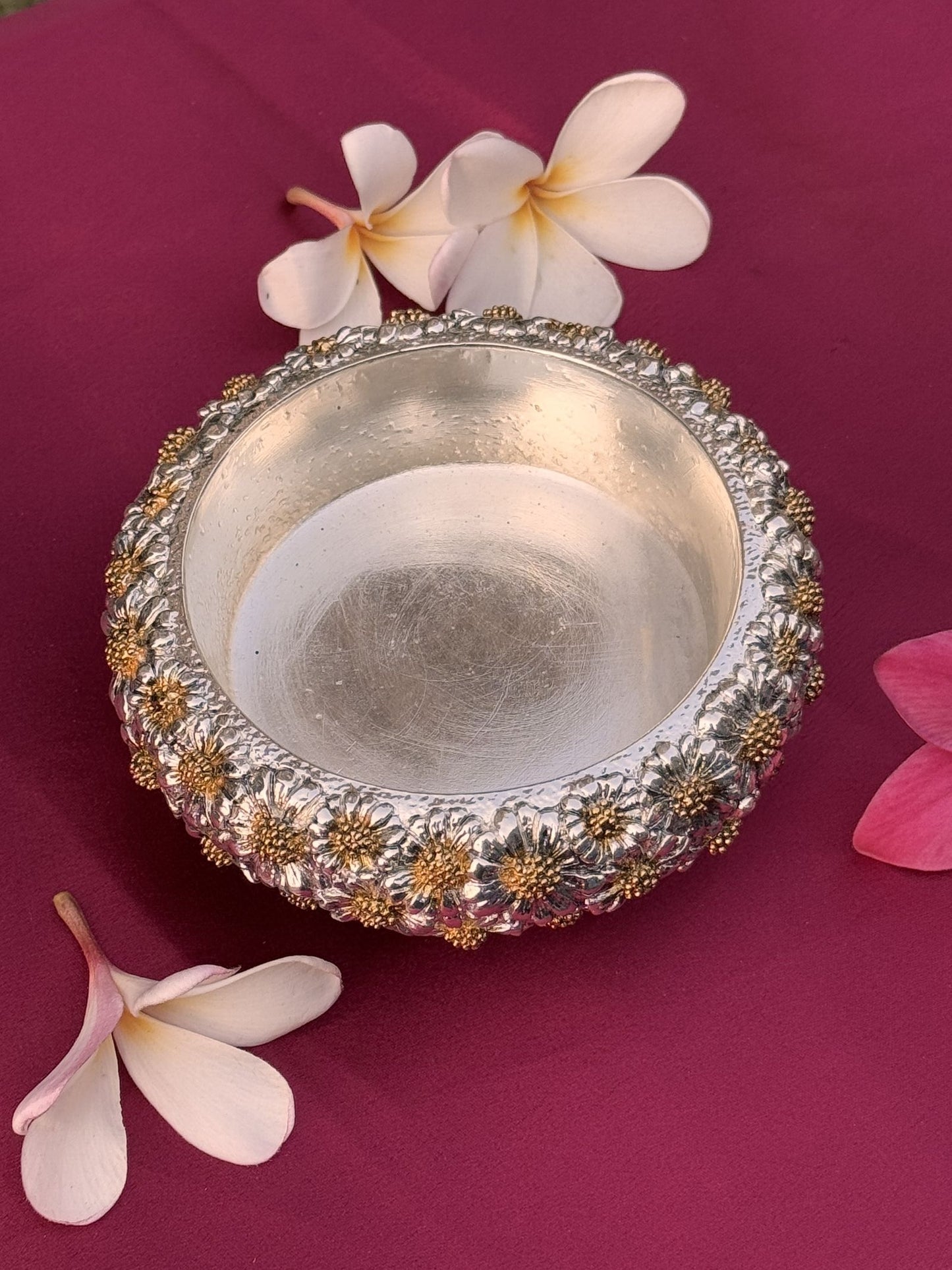 Silver Plated Resin-Based Antique Round Ashtray