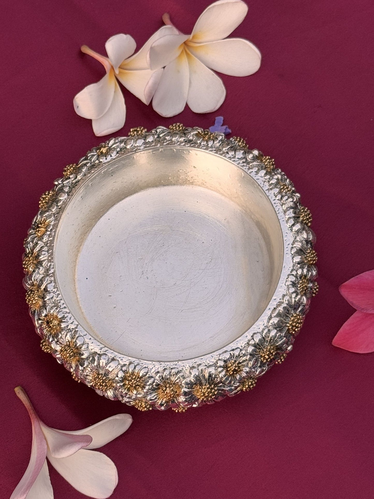 Silver Plated Resin-Based Antique Round Ashtray