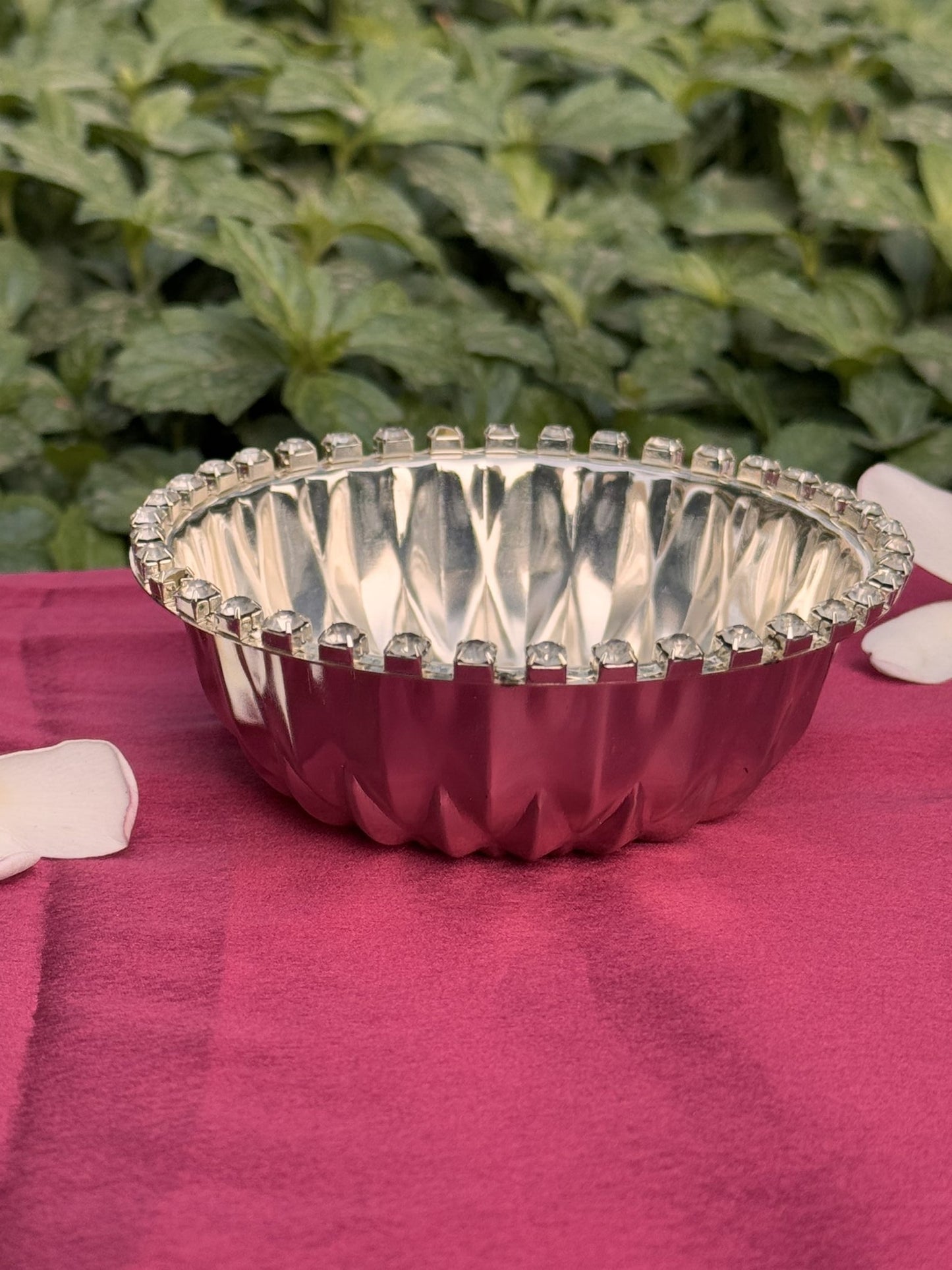 DESHANA Luxurious Silver Finish Set of 04 Bowls – A Perfect Blend of Elegance and Functionality