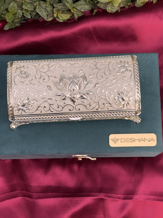 DESHANA New Pattern Long Style Jewellery Box – White – A Stylish and Elegant Storage Solution for Your Precious Jewels
