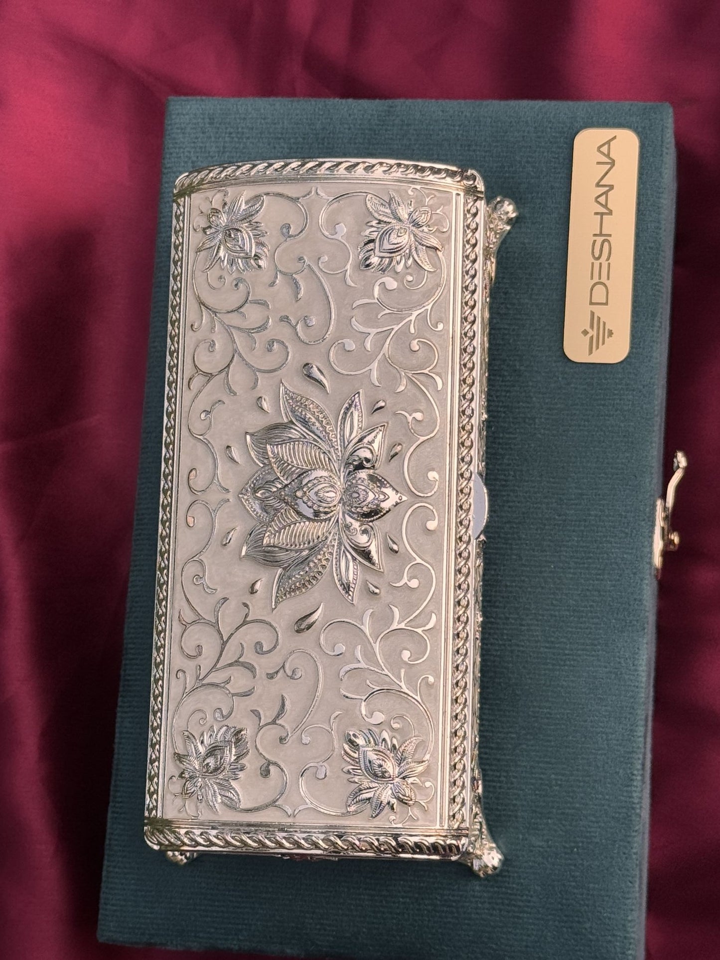 DESHANA New Pattern Long Style Jewellery Box – White – A Stylish and Elegant Storage Solution for Your Precious Jewels