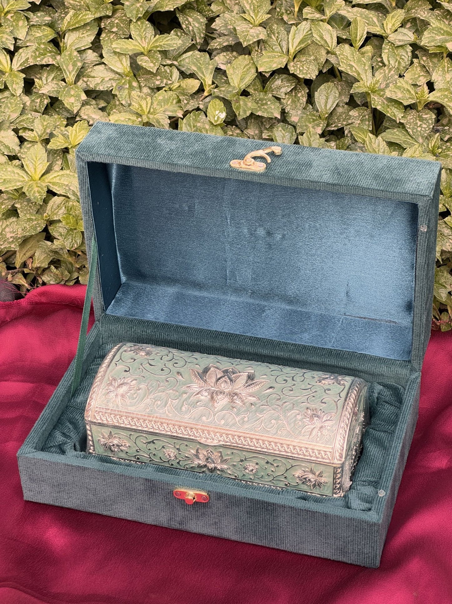 DESHANA New Pattern Long Style Jewellery Box – Blue – A Stylish and Elegant Storage Solution for Your Precious Jewels