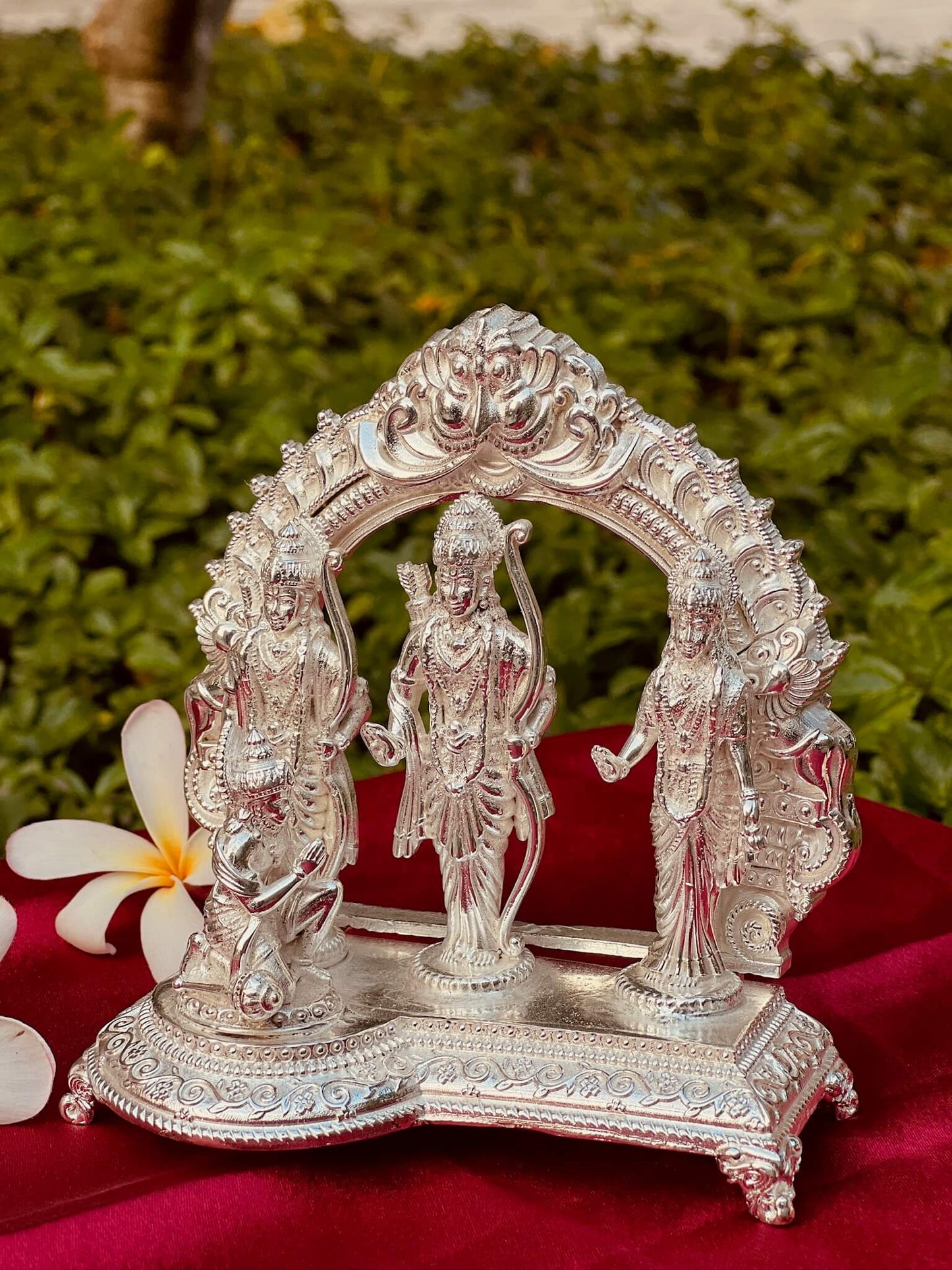 DESHANA Handcrafted Silver Plated Antique Ram Darbar Statue – A Divine Symbol of Devotion and Strength-Small Size