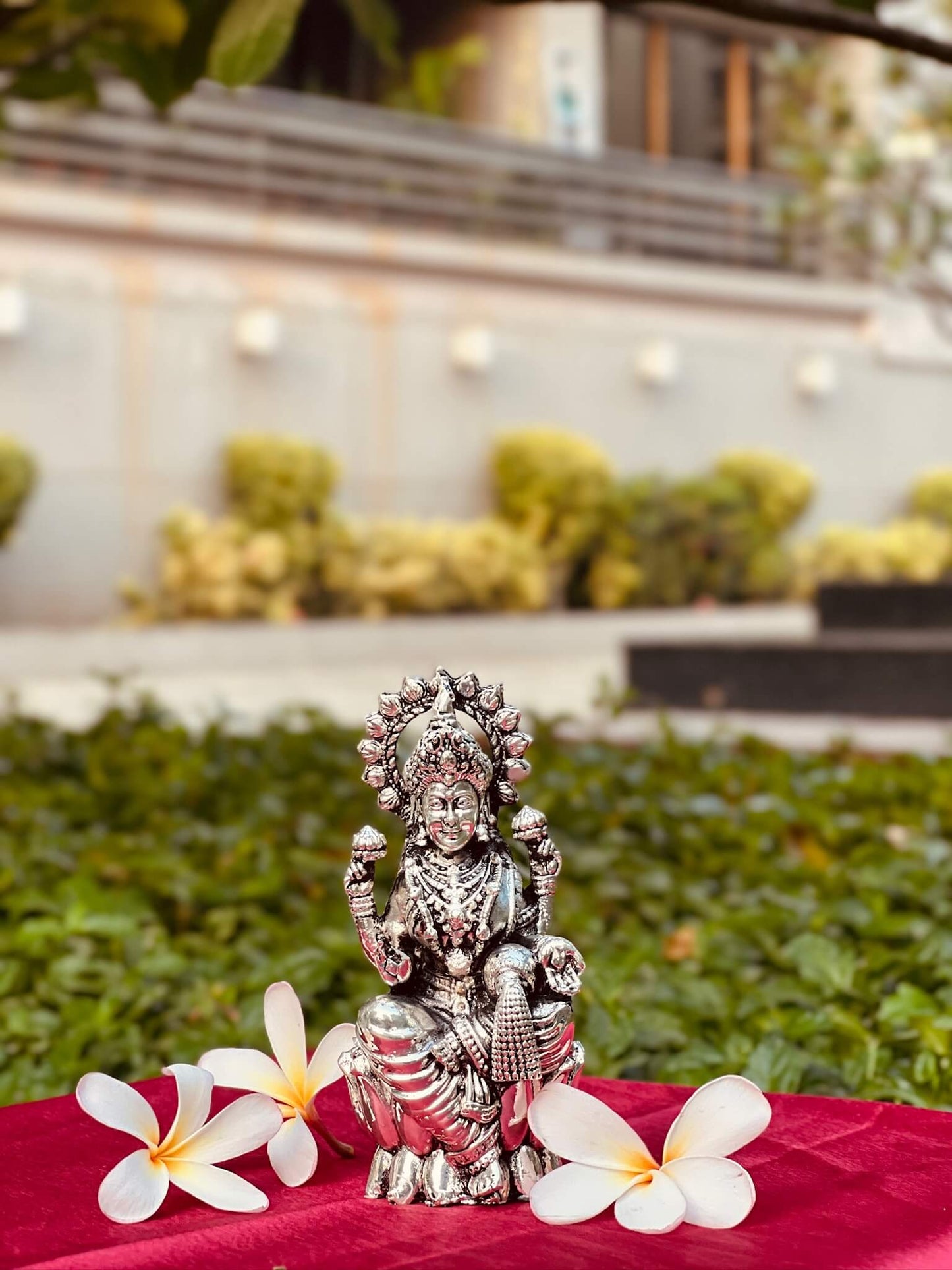 Silver Plated Maa Laxmi Statue – A Divine Symbol of Wealth and Prosperity