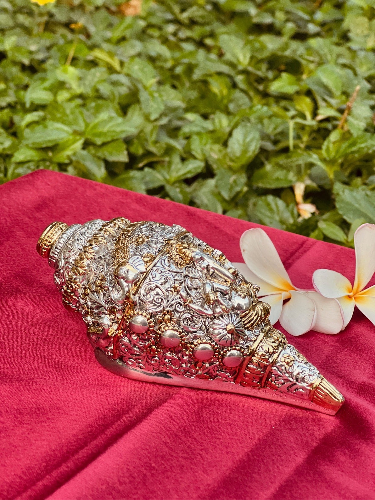 Luxurious Silver & Gold  Plated Shankh- Lord Ganesha