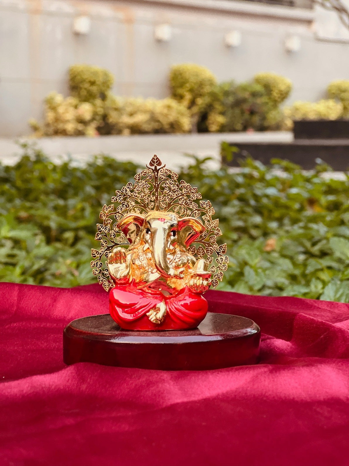 DESHANA Stylish Gold Plated Lord Ganesha with Wooden Base – A Divine Symbol of Prosperity and Elegance