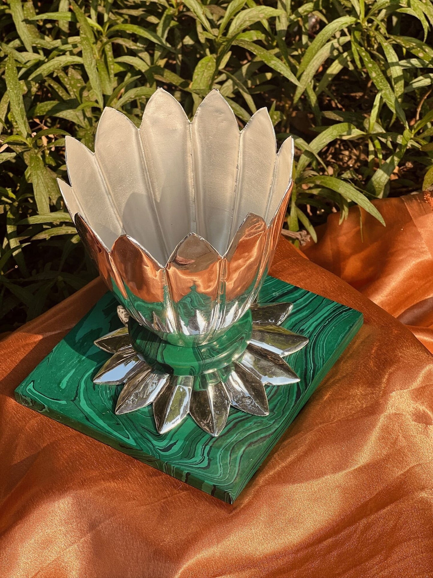 DESHANA Silver Plated Decorative Showpiece with Stone Base – A Timeless Blend of Elegance and Sophistication