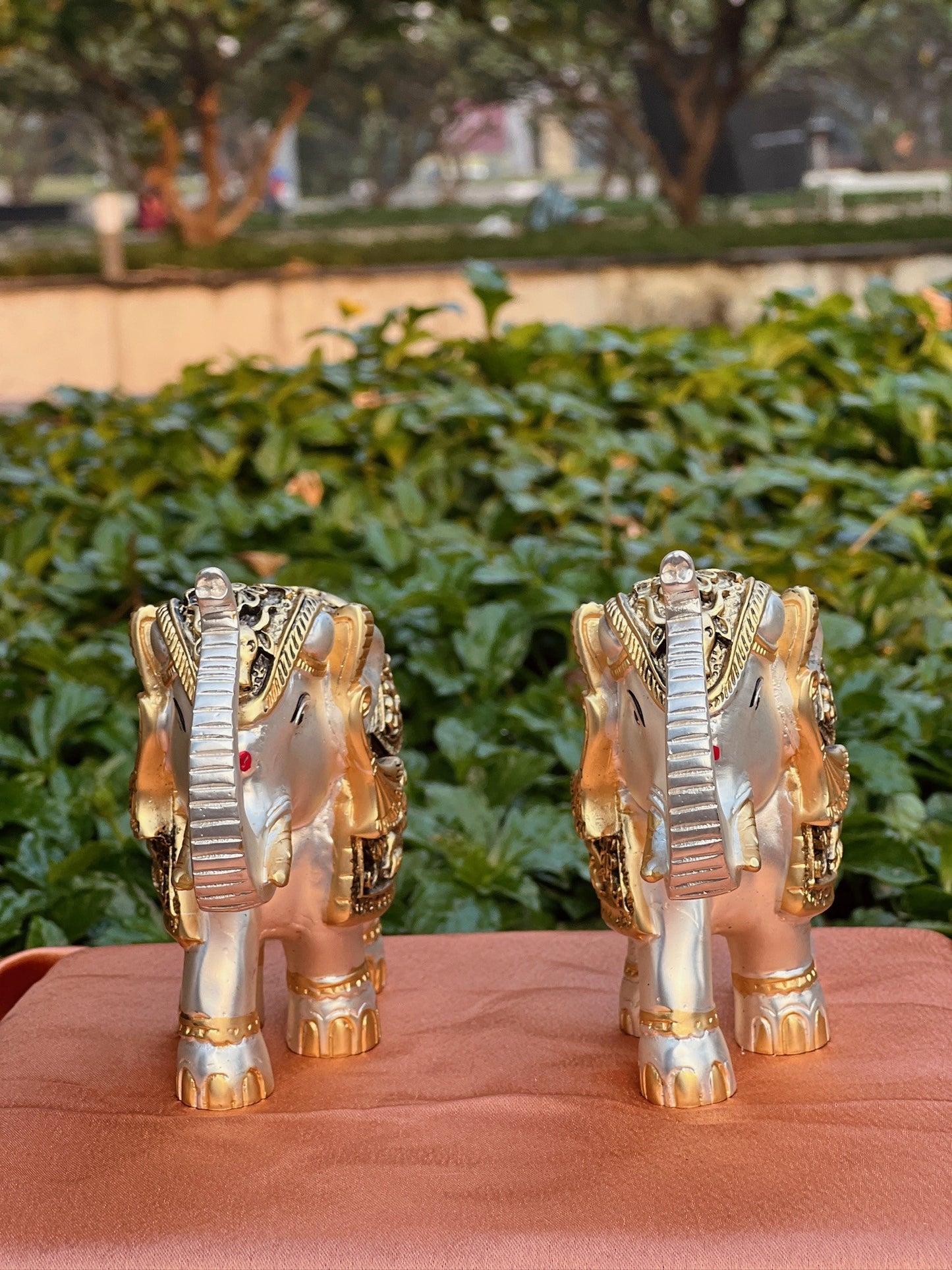 DESHANA Silver Plated Pair of Luxurious Elephants – A Majestic Symbol of Strength and Prosperity