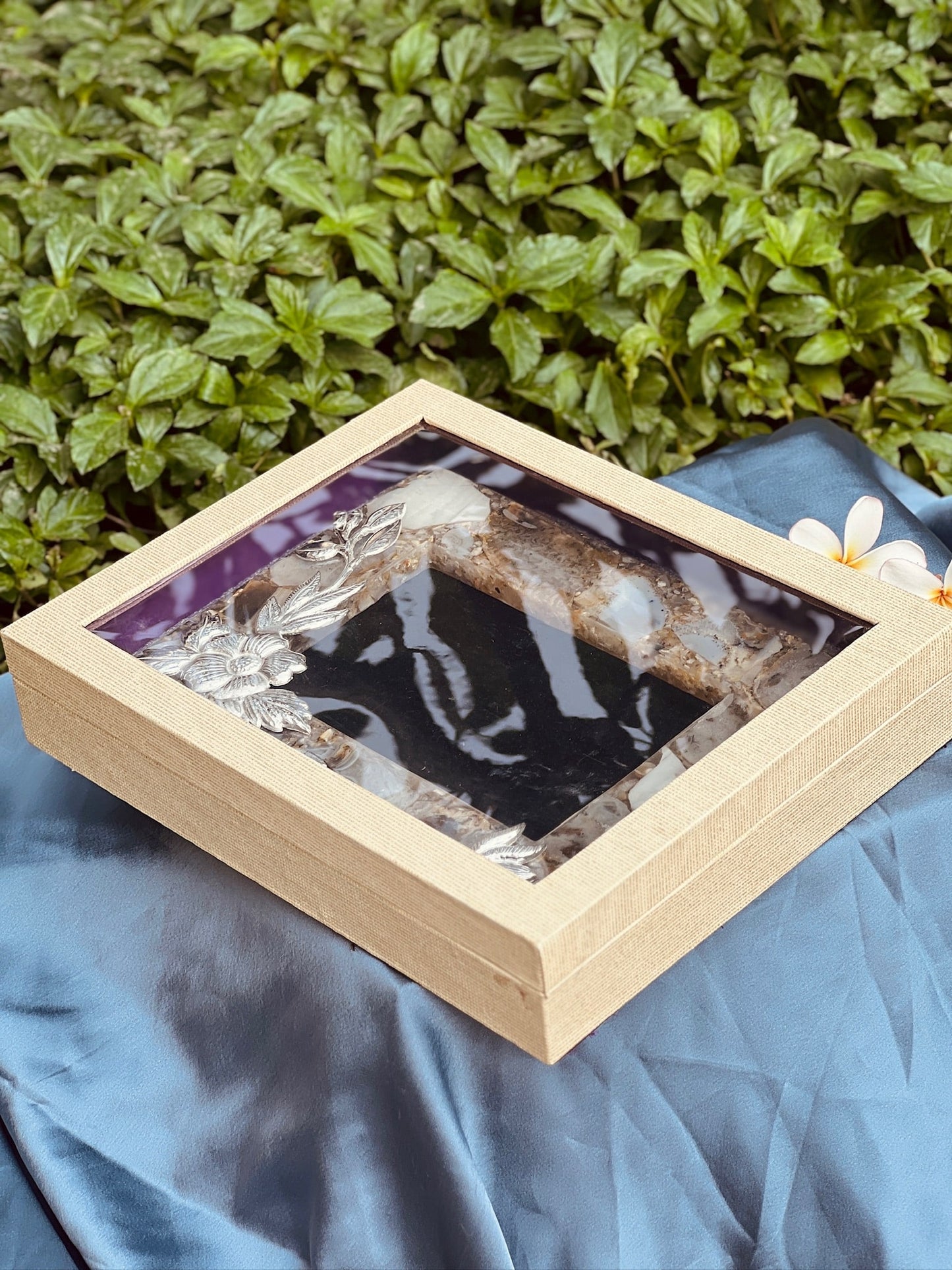 Golden Quartz Agate Picture Frame with Silver-Plated Designs