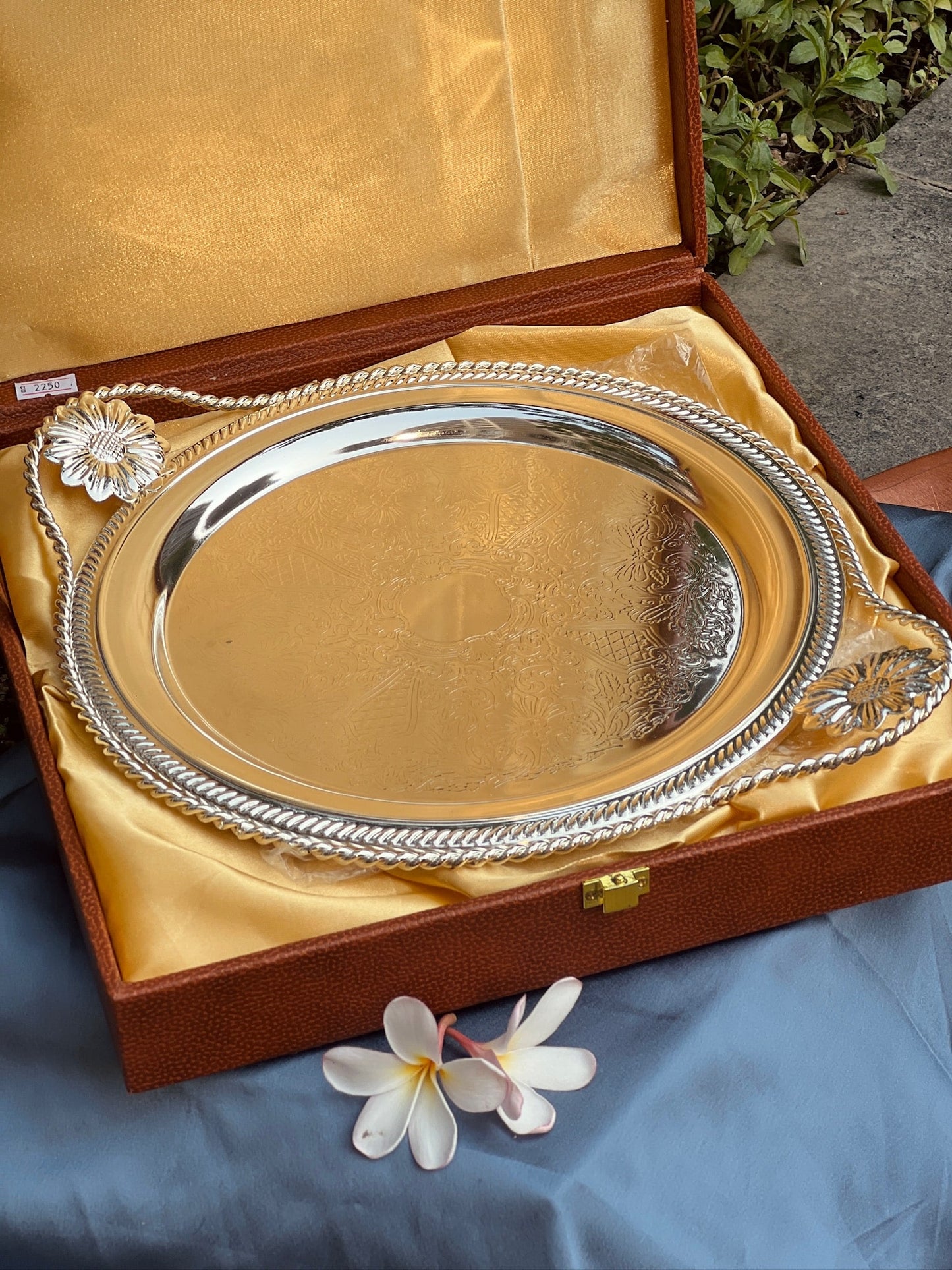 Luxurious Serving Tray with Handle