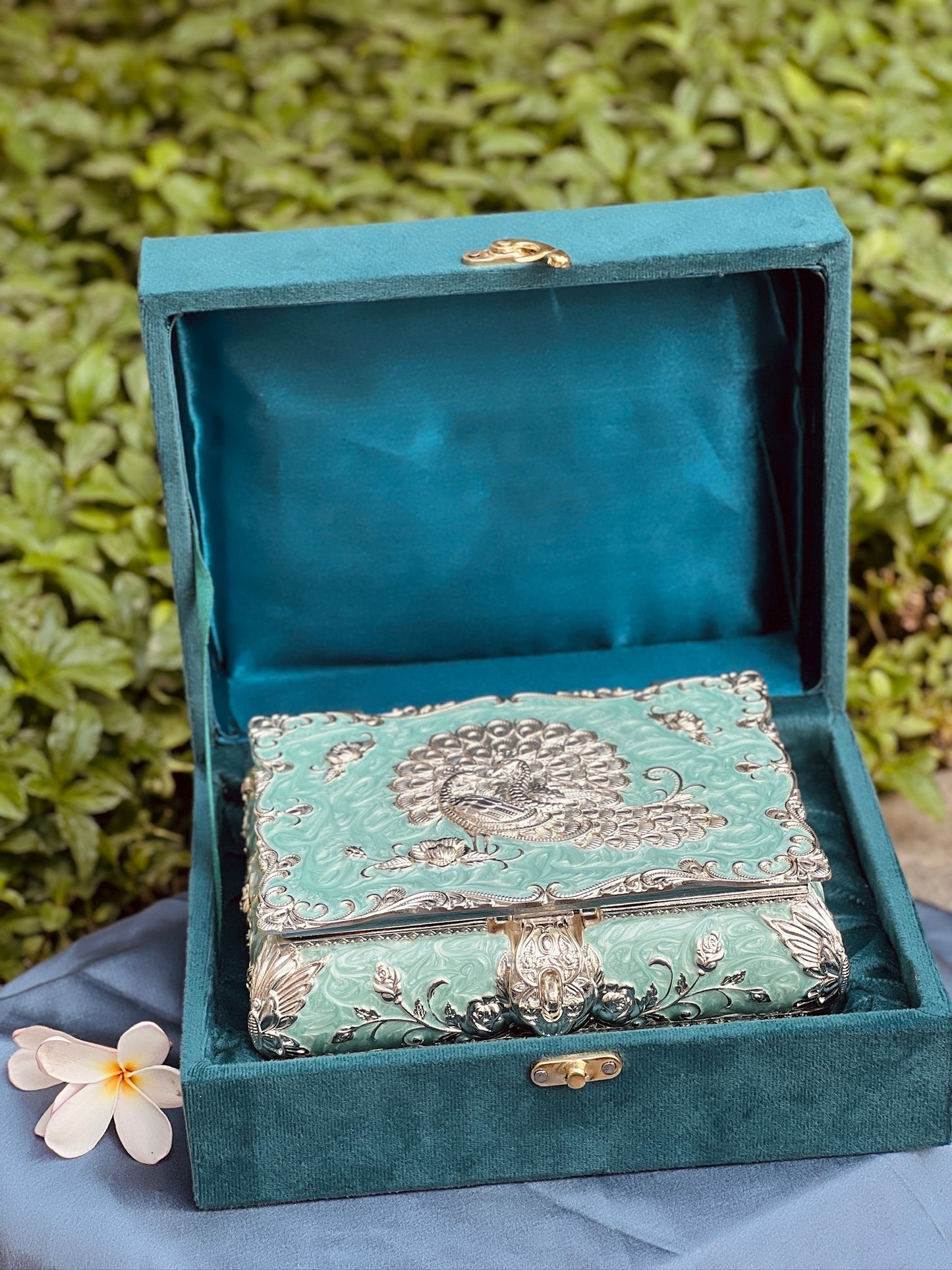 Enamel Coated Luxurius Jewellery cum Dry Fruit Box-White