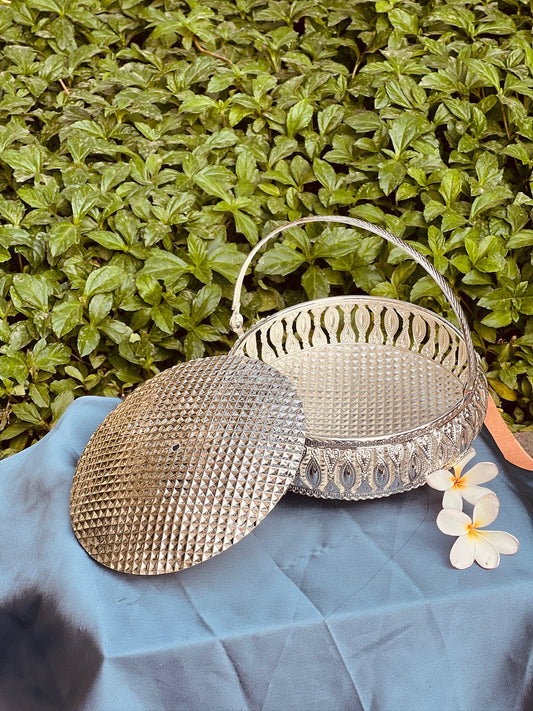 Round Shape Basket With Cover