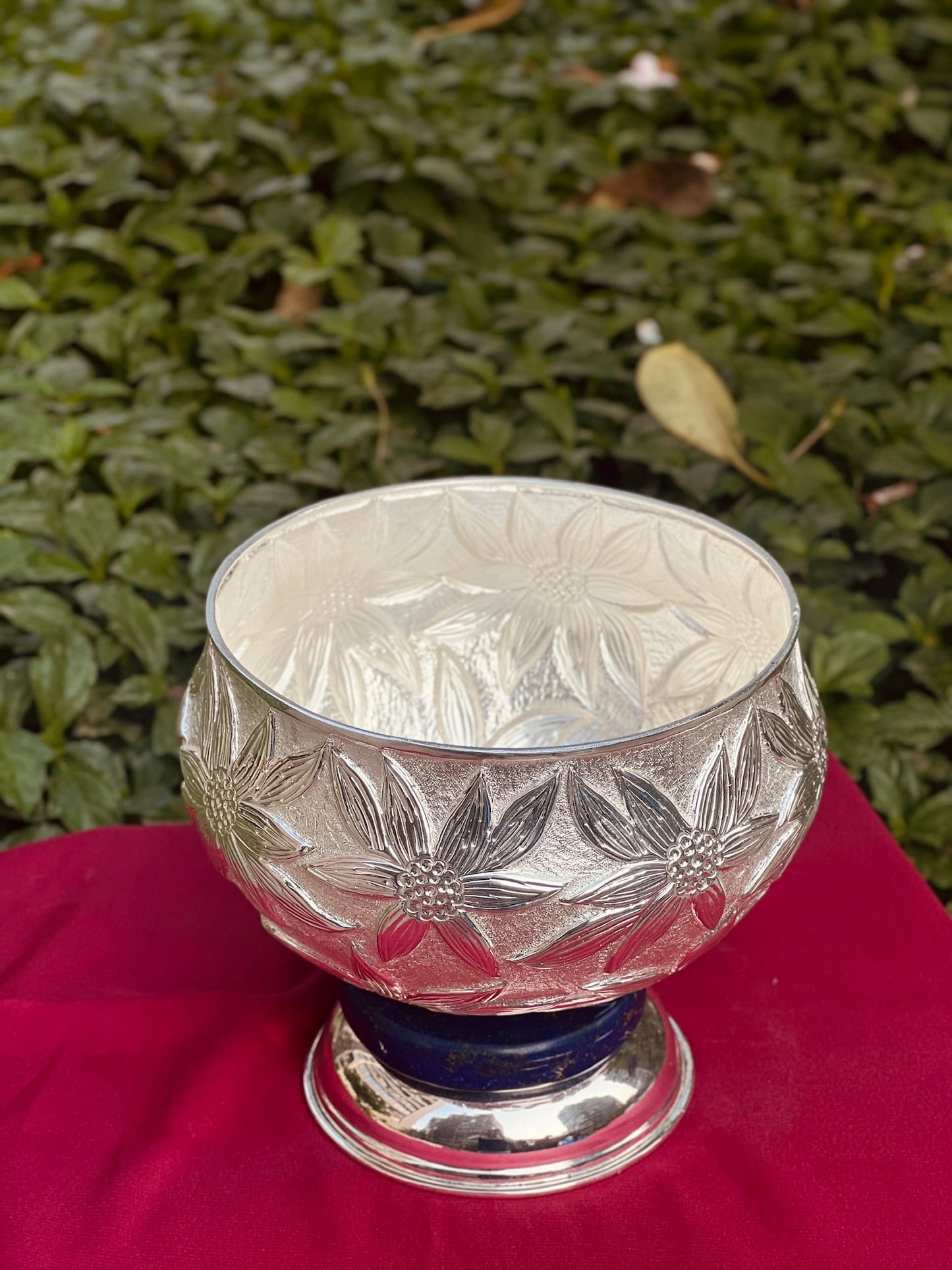 Luxurious SIlver Plated Bowl With Stone Ring